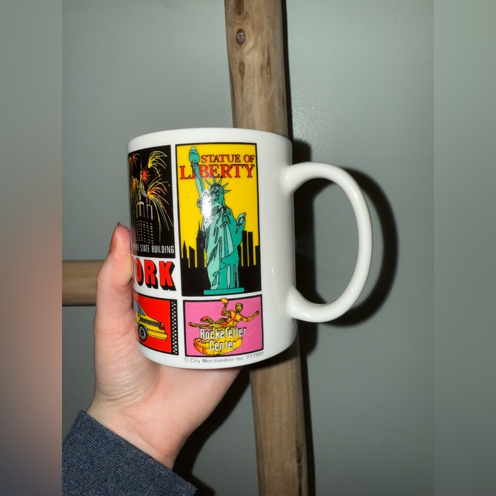 NYC 10 oz coffee mug 1980 vision, by city merchandise souvenir